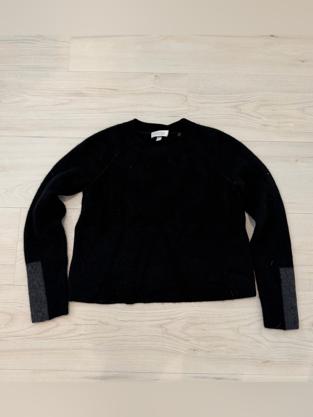 Kinross Cashmere Women's Black Crewneck Sweater with Gray Sleeve Panels